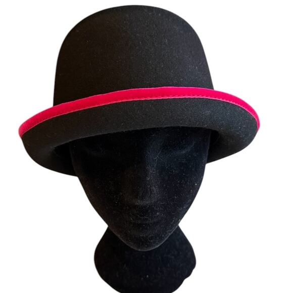 Liz Claiborne Wool Cloche Hat Black Raspberry Trim - Picture 1 of 4